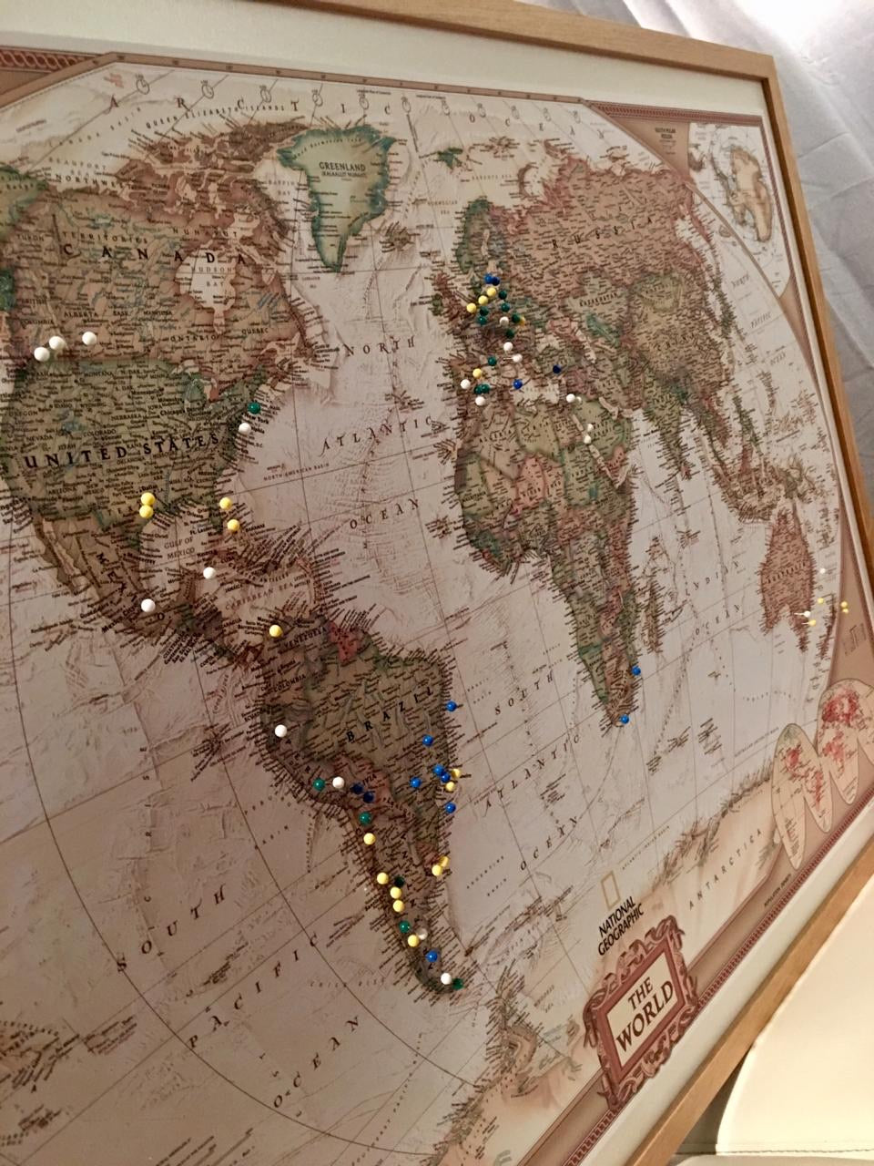 MAPA ACTUAL 101 X 75 CM MARCO MADERA PRE ORDER
